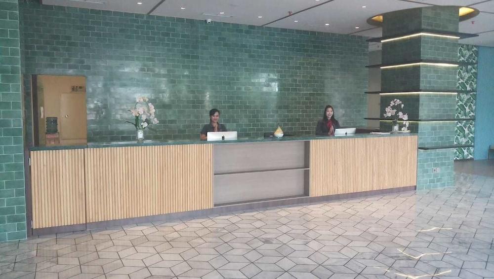 Louis Kienne Hotel Pemuda Semarang Dış mekan fotoğraf