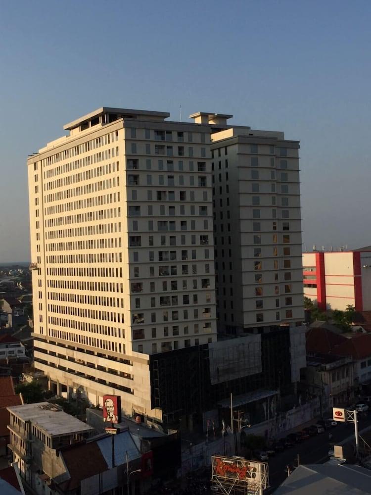 Louis Kienne Hotel Pemuda Semarang Dış mekan fotoğraf