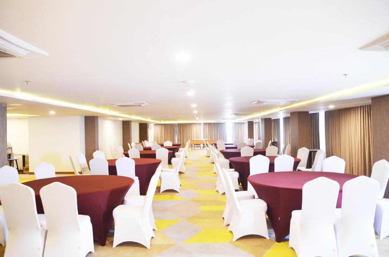 Louis Kienne Hotel Pemuda Semarang Dış mekan fotoğraf