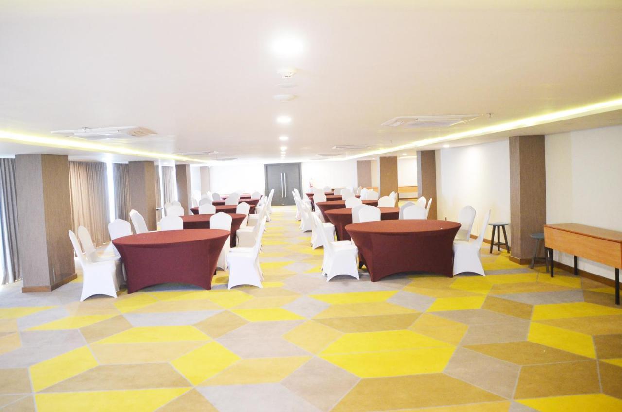 Louis Kienne Hotel Pemuda Semarang Dış mekan fotoğraf